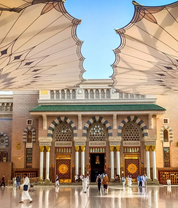 Masjid-al-Nabawi-entrance